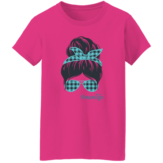 #momlife T-Shirt